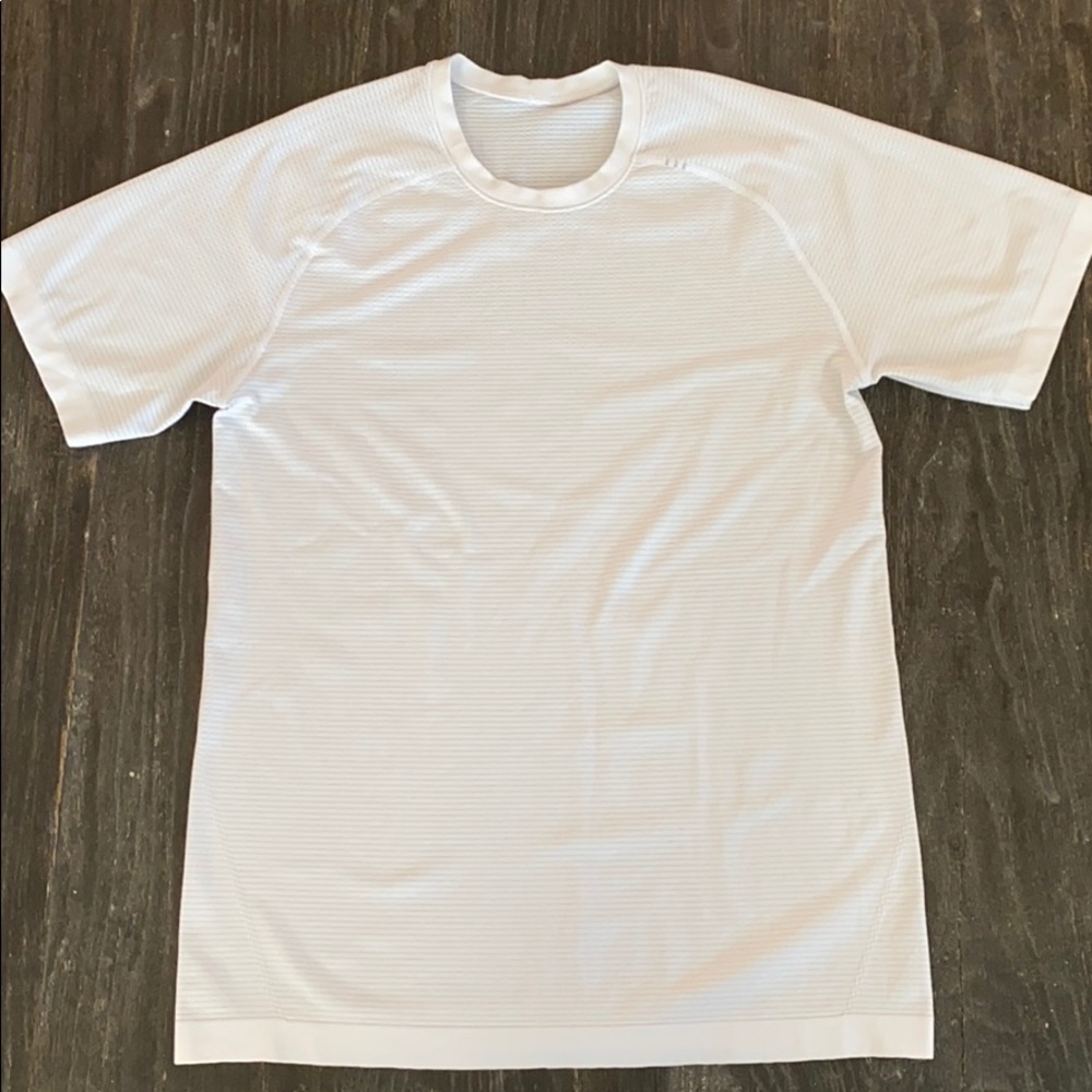 Lululemon Metal Vent Tech shirt